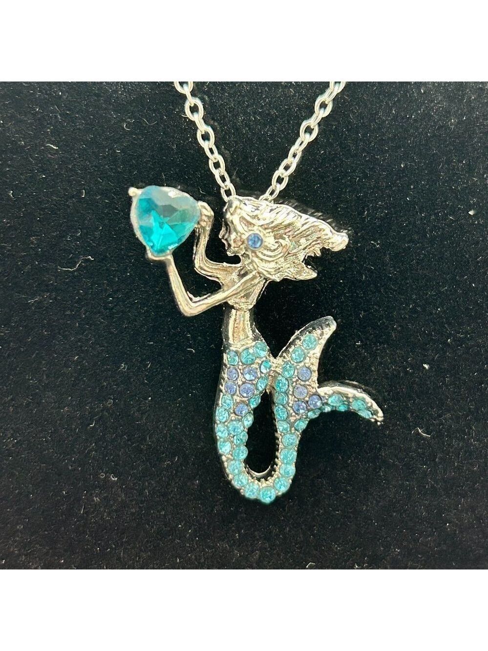 Brand New! Mermaid pendant